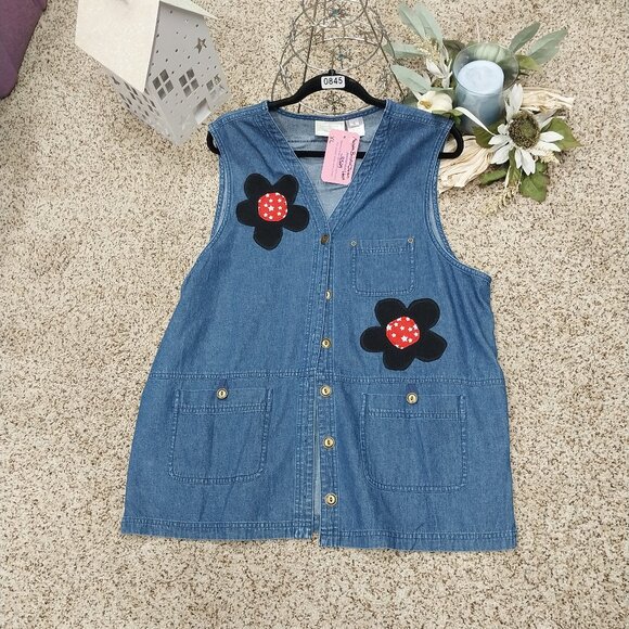 3529 Size XL Upcycled Susan Bristol Jean Vest with Appliqued Flowers. - Picture 2 of 8